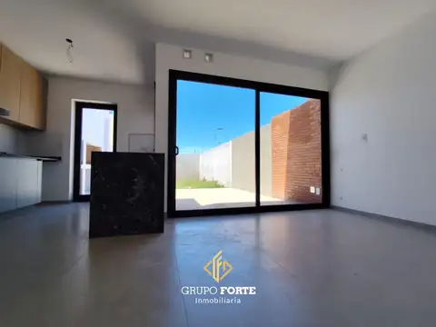 Casa 3 ambientes con 2 baños
