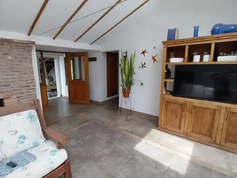 Casa 5 ambientes con 3 baños