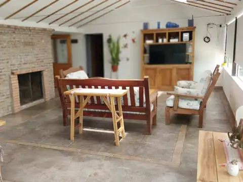 Casa en Alquiler Temporal con 2 cocheras