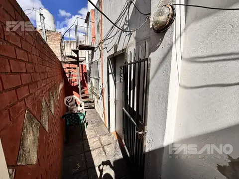 Agustín Alvarez al 2400