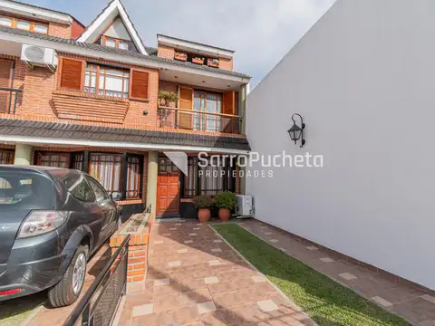Venta triplex 3 ambientes   playroom con patio y cochera en Haedo.