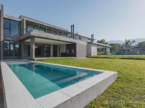 Casa en Venta en Yerba Buena, USD 778.000