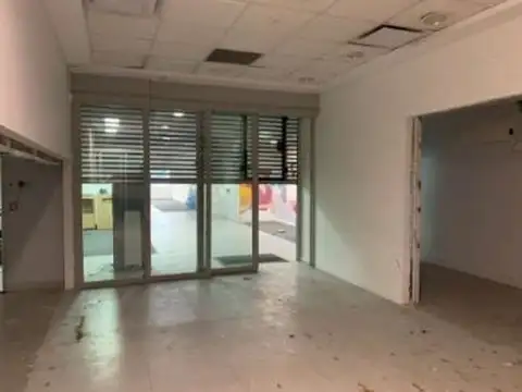 Local - Alquiler - Argentina, La Plata - calle 47 700