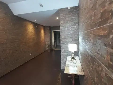MONOAMBIENTE- A MTS DE AV. ENTRE RÍOS Y SUBTE A-  MUY LUMIN