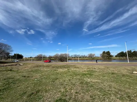 Terreno en Venta 83  mts Frente