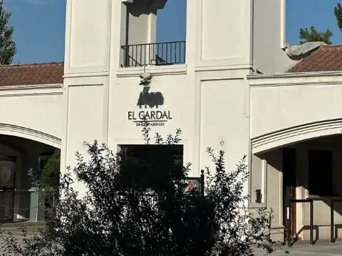 El Cardal II sobre autovía Ruta 6 - Cardales