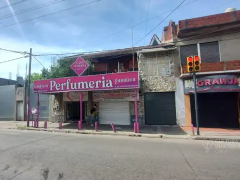 2 LOCALES COMERCIALES SOBRE AV. MARCONI  MAS VIVIENDA 3 AMBIENTES  — ISIDRO CASANOVA