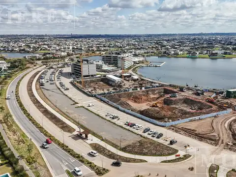 Lote a la laguna en venta con o sin proyecto de obra Barrio Costas Puertos