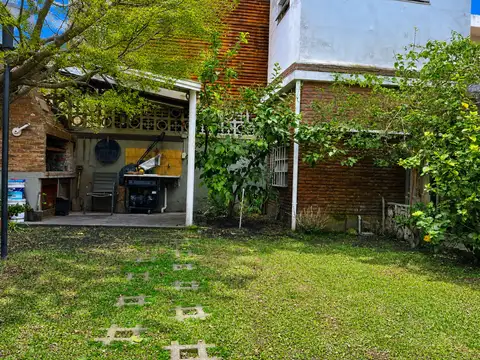 VENTA CASA 4 AMB C/PATIO Y GARAGE-DOCK SUD
