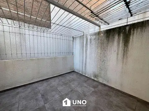 3 de Febrero 1000, Piso 01