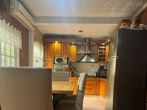 Casa 5 ambientes en venta. Maipu 560. Ramos Mejia