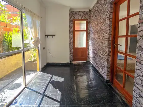 PH Departamento 2 amb. con patio -  El Cano y Jose Martí