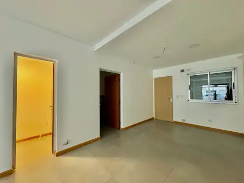 Local en Alquiler en Luis Agote, $ 580.000