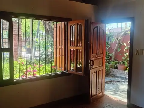 Casa en Alquiler en Manuel B Gonnet, $ 900.000