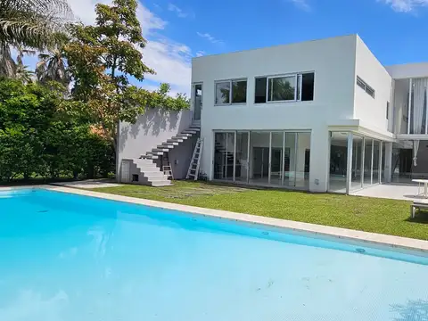 Casa en Alquiler de 4 dormitorios