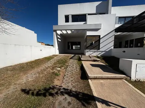 Casa en Venta en La Calandria, USD 186.000