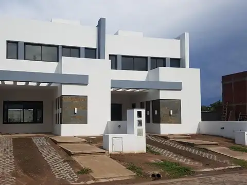 Duplex a la Venta en la Calandria  Ideal inversor!