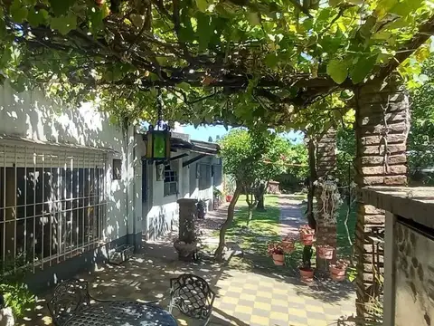 Casa 3 amb. con gran fondo y Monoamb Quilmes Oeste