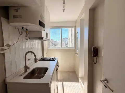 2 AMBIENTES EN BELGRANO | 6.º PISO, RECICLADO Y LUMINOSO