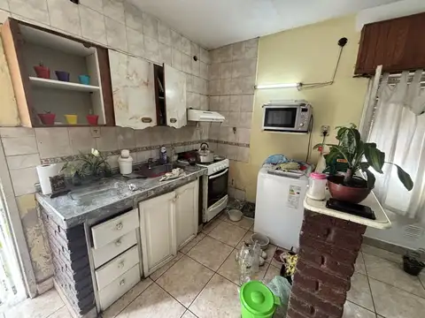 Casa 4 ambientes con 2 baños