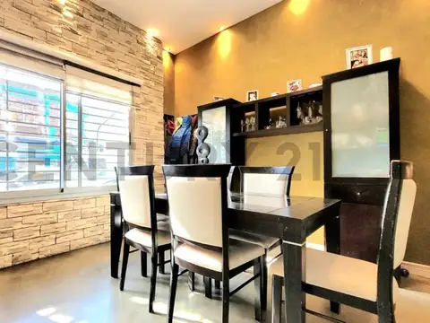 VENTA VILLA DEVOTO CASA 5 AMB CON GARAGE