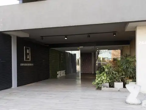 Oficina en Alquiler con 13 cocheras