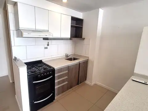 Excelente MONOAMBIENTE - Apto Profesional - Contrafrente Super Luminoso