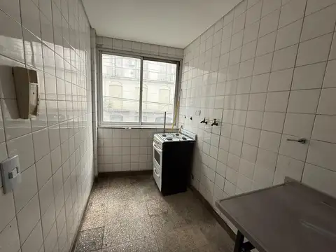 Avenida Hipólito Yrigoyen 2700