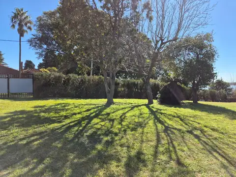 LOTE CON QUINCHO ARROYO SECO