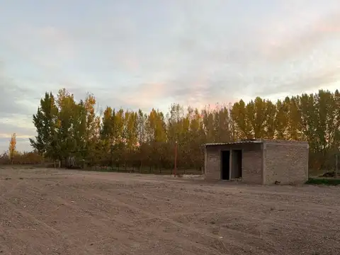 ESTUPENDO GALPÓN 916 m2 CUBIERTOS EN AGRELO, LUJÁN