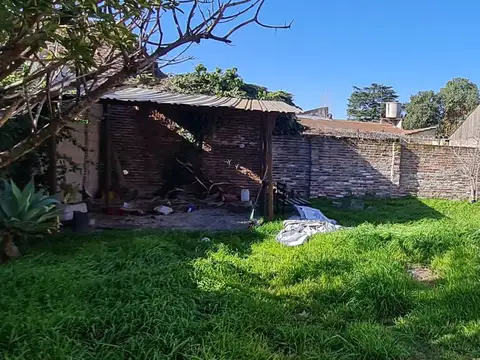 Casa 2 ambientes con 1 baño