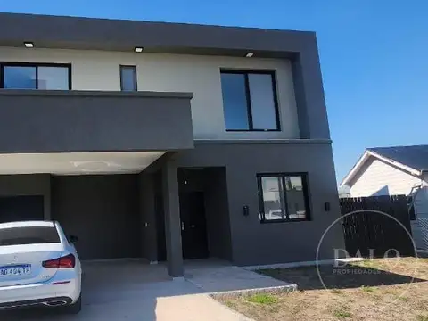 Hermosa Casa a Estrenar  - 5 ambientes en Santa Ana