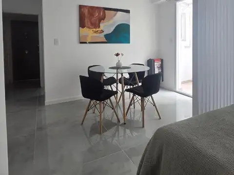 Hermoso departamento reciclado a nuevo y equipado.