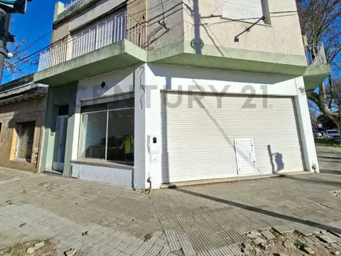 Venta – Casa con local comercial - Apto Crédito - Barrio Matheu