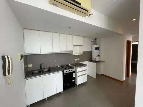 Departamento en Alquiler en Bernal, $ 800.000