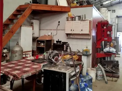 Galpon en Venta 10  mts Frente