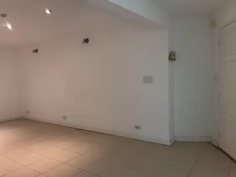Casa en Alquiler con 1 cochera