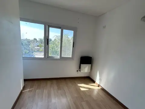 Depto Tipo Casa en Alquiler de 2 dormitorios