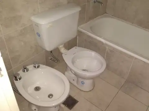 Departamento en Alquiler en Echesortu, $ 670.000