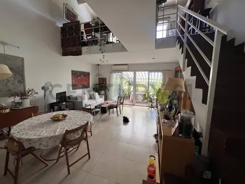 VENTA CASA 5 AMBIENTES  EN TIGRE CENTRO