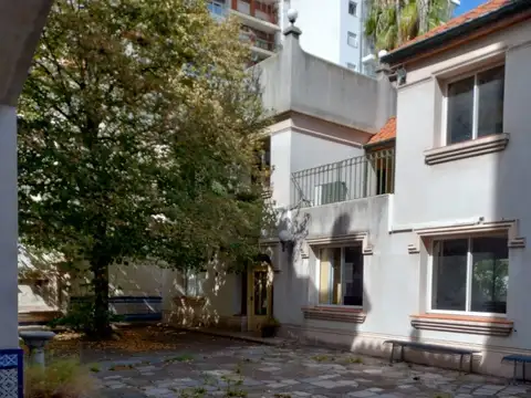 PALACETE CATALAN 1500 M2