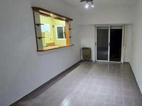 SE ALQUILA 2 AMB. DPTO AL FRENTE CON BALCON EN RAMOS MEJIAS 
