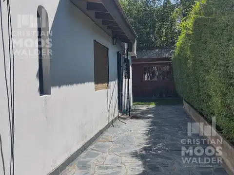 Casa en Venta con 2 cocheras