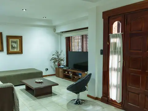 VENTA CASA TAPIALES 6 AMB PILETA QUINCHO PERMUTA