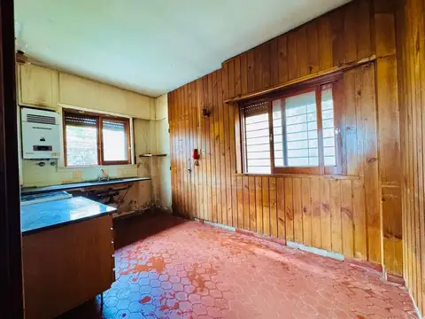 VENTA LOTE CON CASA Y LOCAL A REFACCIONAR MORON