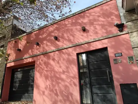 Casa en Venta con 1 cochera