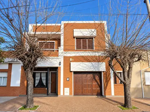 Venta casa centro 4 dorm. Apta. Cred. San Nicolás