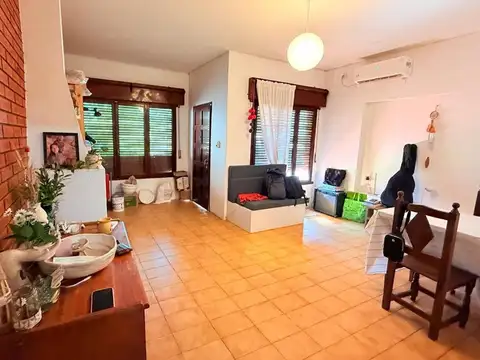 Casa 5 ambientes con 1 baño