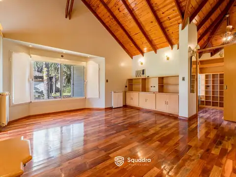 Casa 9 ambientes con 6 baños