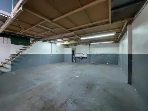 GALPON 90 M2 - 70   ENTREPISO A METROS DE AV. MARQUEZ